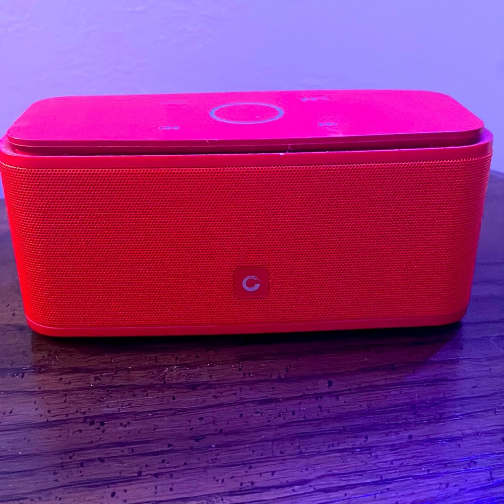 DOSS soundbox ! Wireless Bluetooth speaker.